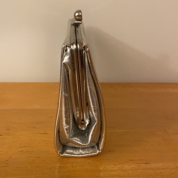 Shiny Silver Clutch Purse Vintage - Picture 4 of 9